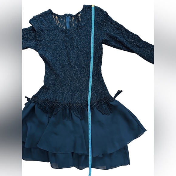 Elegant Black Lace Vintage Dress - Picture 6 of 6